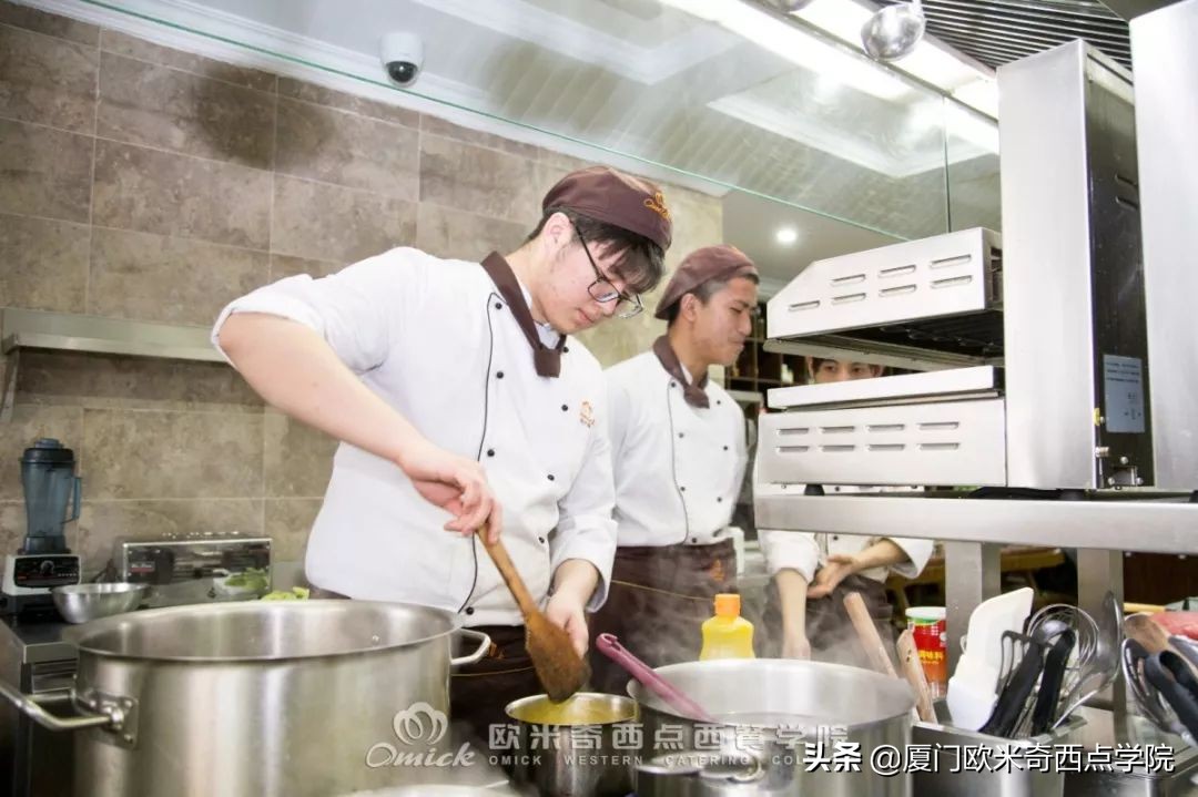 总觉得学费太贵？可我们贵有贵的道理