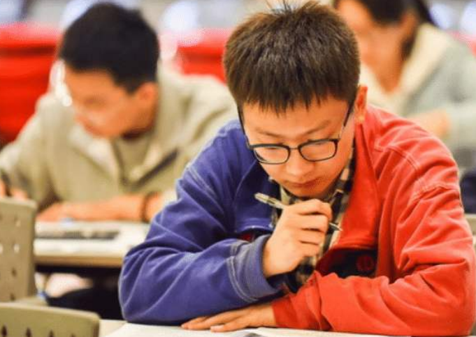 石家庄公布选调生拟录用名单，大多都双非院校，看不到名校的影子