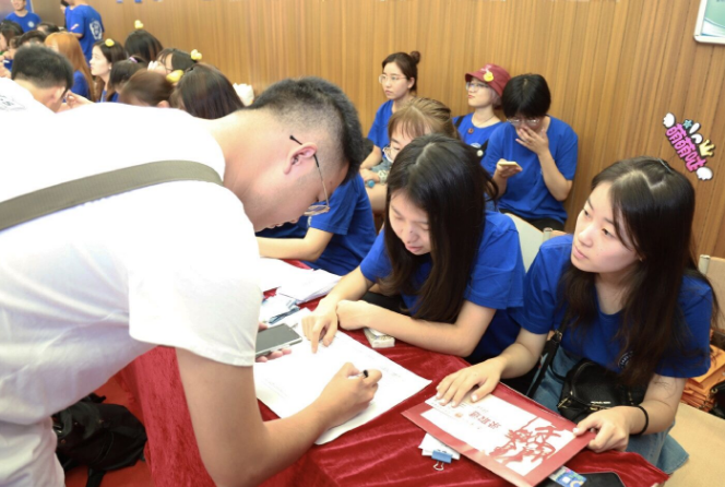 高考学生迎来“坏消息”，大学“学费”要上涨，下半年将开始实行