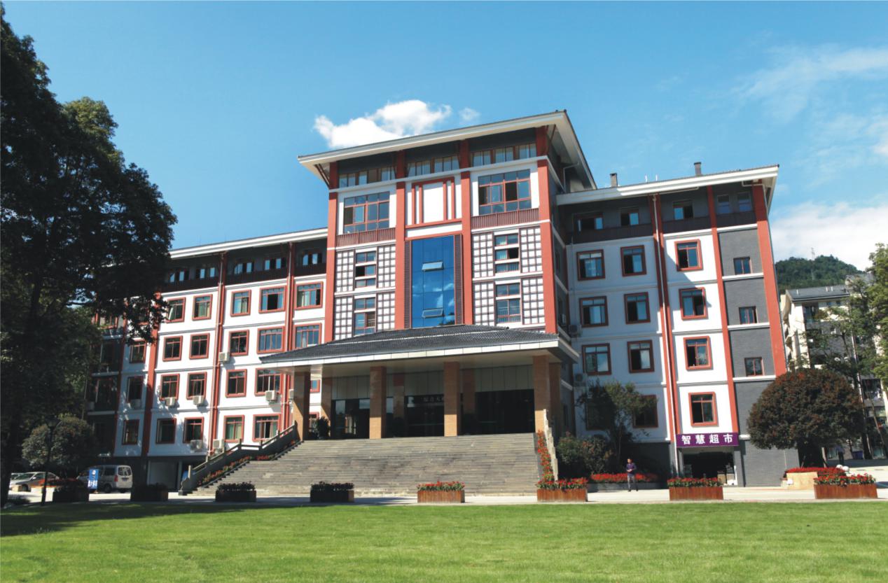 坐拥三大校区，占地4500亩，累计创造经济效益1000多亿，四川这所高校