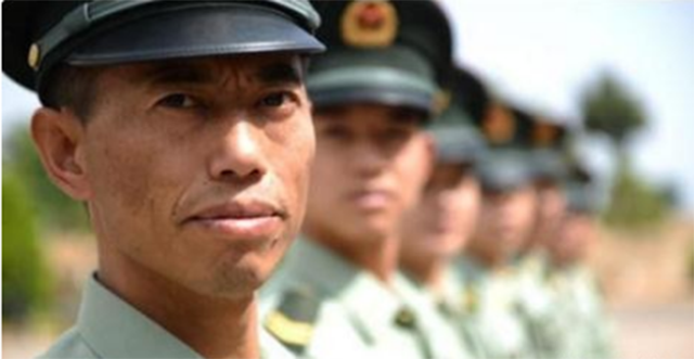 “兵王”王忠心：妻子“笑话”只长胡子不长职位，退役后过得如何