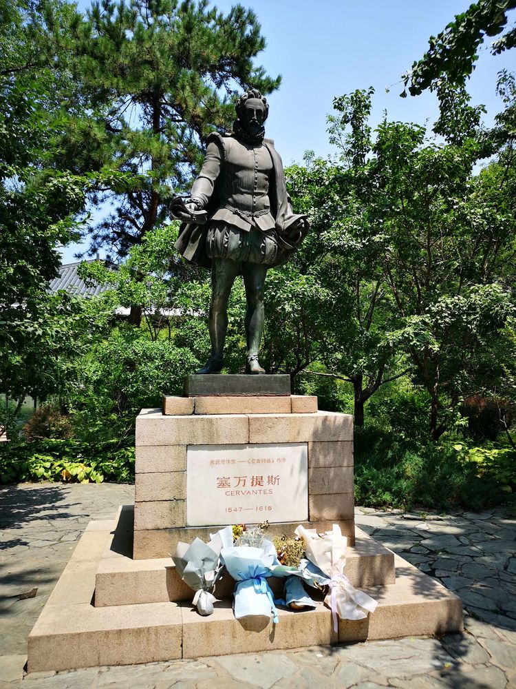 关于漫步的美文(漫步在大学校园的美文) _晶羽文学网