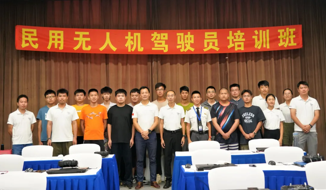 从化良口机场,来了