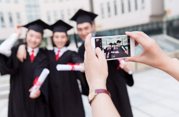 清华大学美女学霸，履历简直称得上“开挂”，上帝却关了她一扇窗