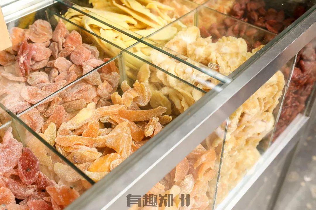 傻乐瓜子的介绍（一份郑州的年货店铺测评）