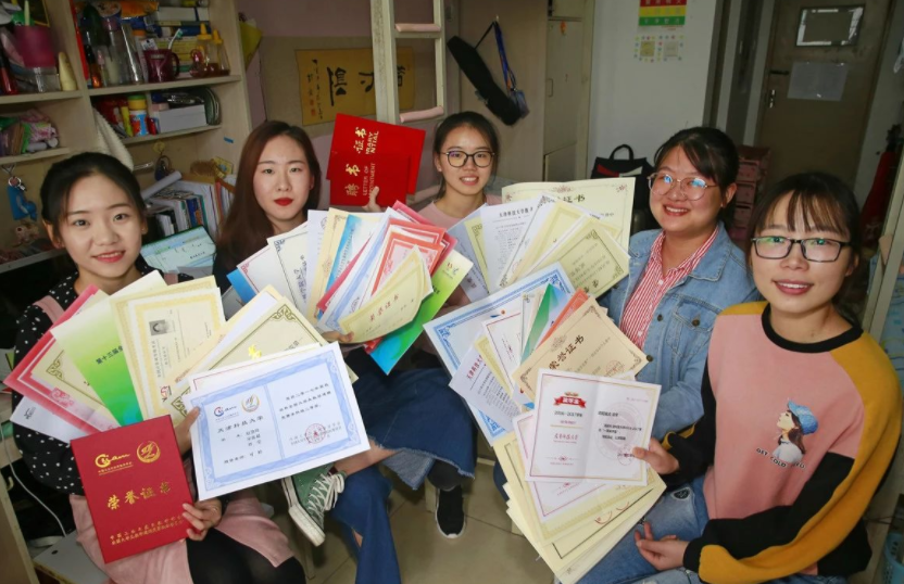 大学奖学金的意义重大，不光是钱的事，很多的好处毕业时才知道