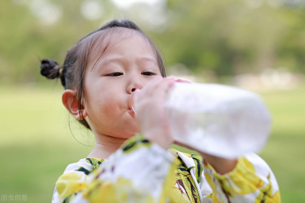 孩子的洗澡水，几度最合适？快来听听孩子怎么说