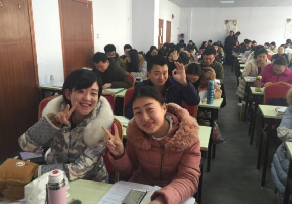 花2万报名“公务员”培训班，是交智商税吗？过来人告诉你值不值