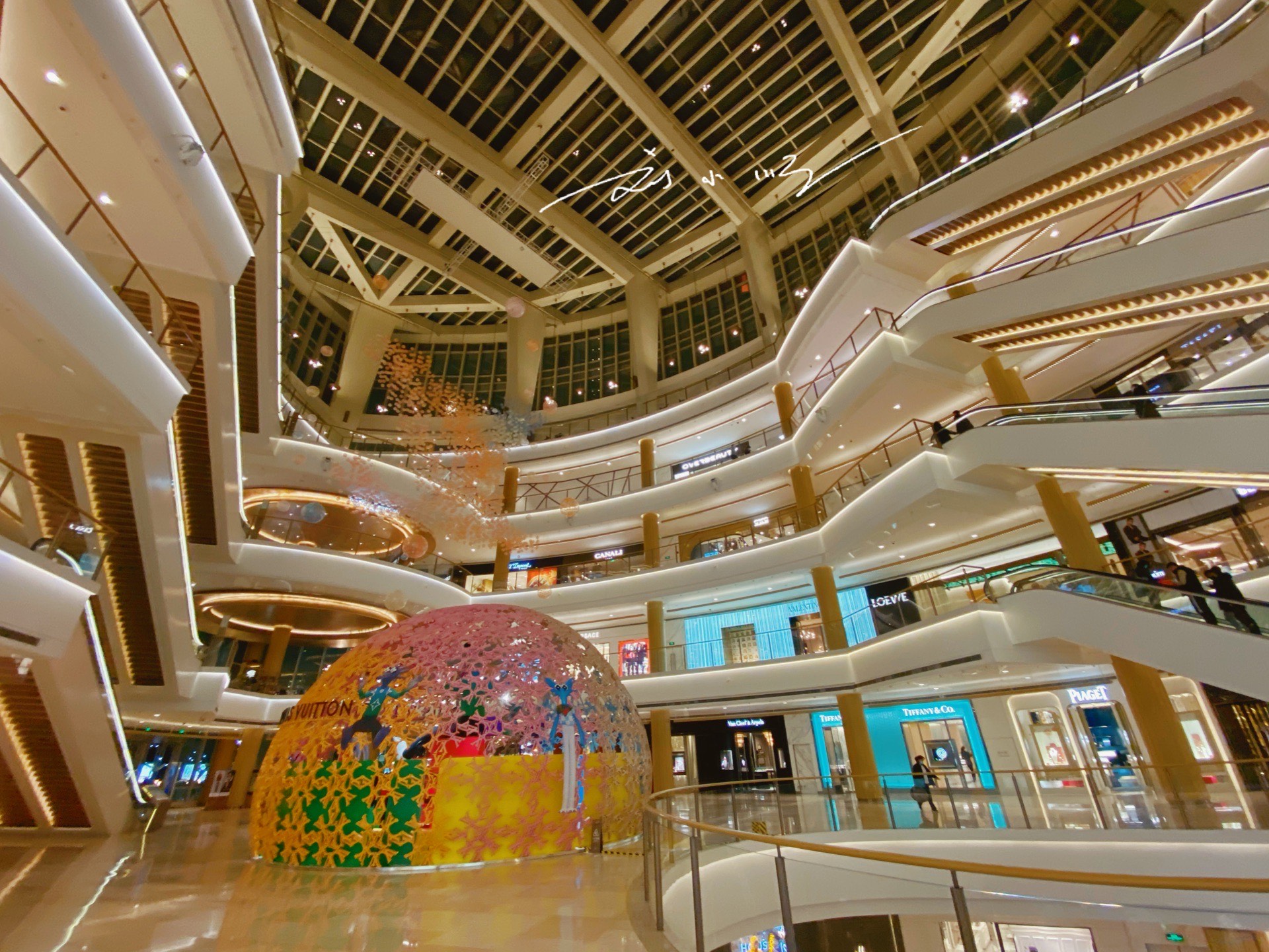 上海奢侈品商场有哪些(上海排名第一的奢侈品商场)