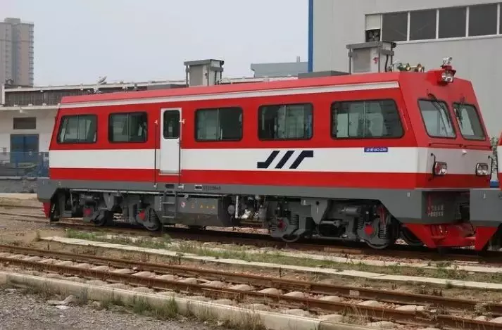 铁路在北票直招一批长期合同制：高铁乘务，铁路电工，铁路信号，火车司机等学员年龄17-25周岁，限招16名