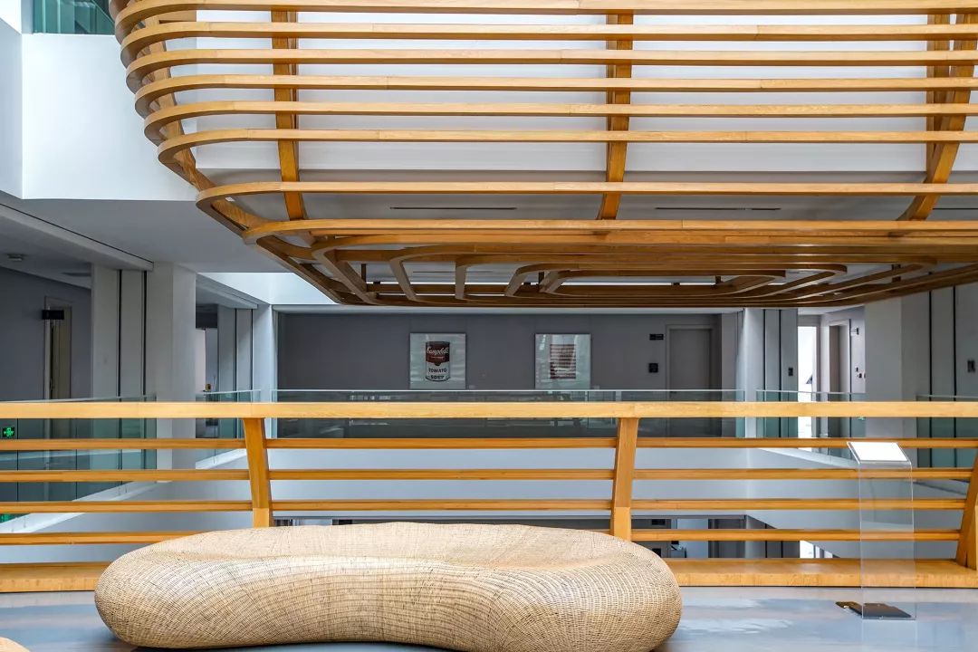 西安这座学费高达3万的大学，凭什么比985、211还受人欢迎？