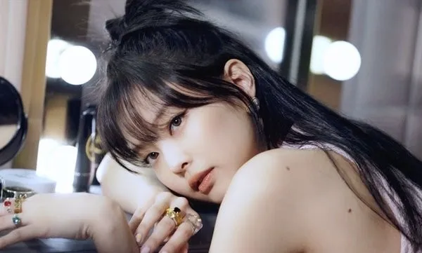 菲律宾企业家求爱JENNIE?私生饭行为;MAMA想防止防弹独大?