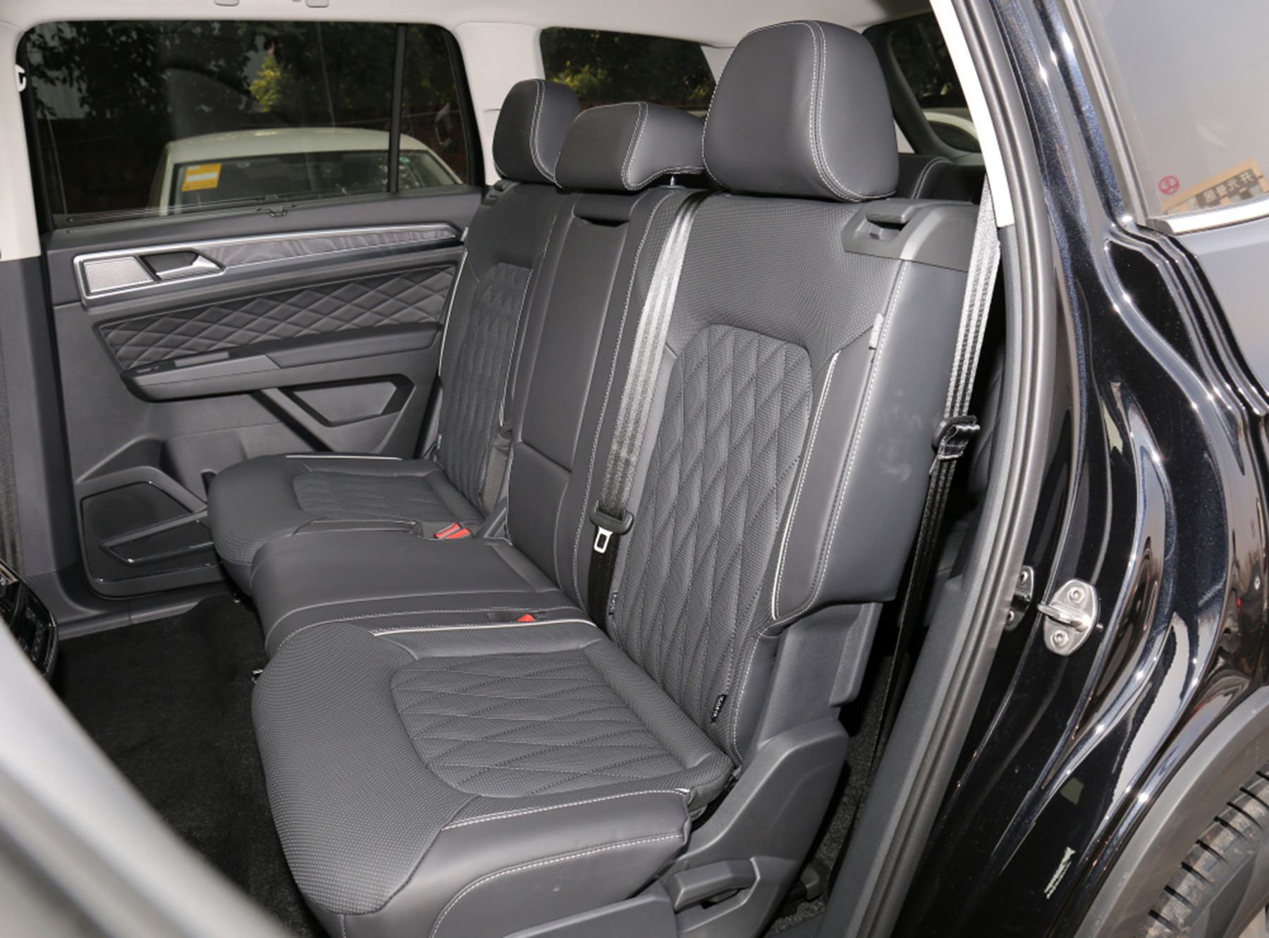 大众沦为"价格屠夫",途昂一口气降5.8万,终于平易近人了