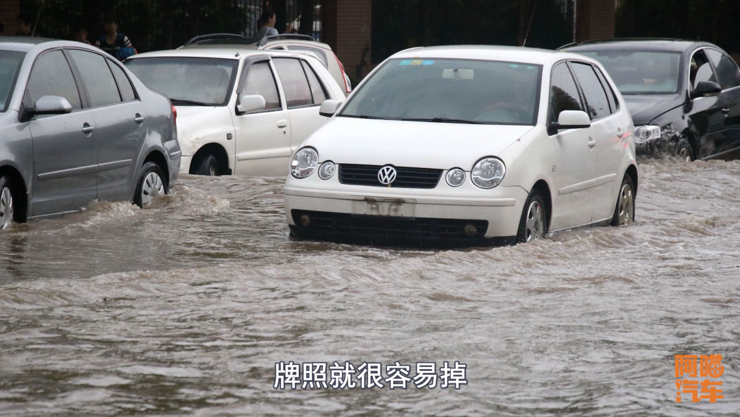 牌照螺絲怎麼裝圖解,摩托車牌照螺絲怎麼裝圖解