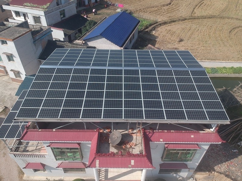 太阳能光伏板多少钱农村光伏发电赚钱靠不靠谱