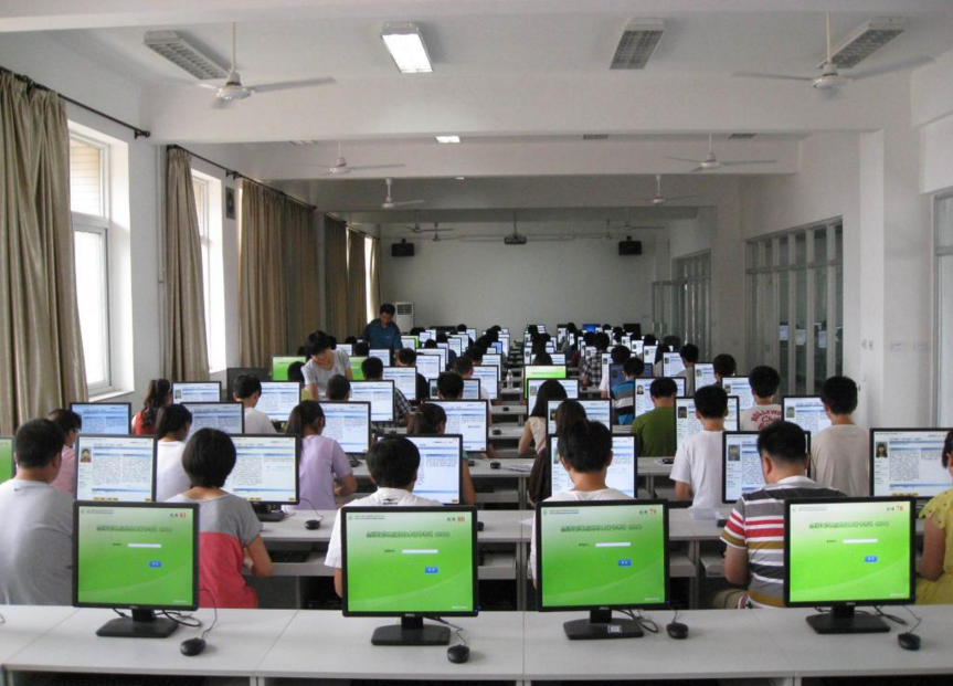 大学里“华而不实”的证书，不仅耽误学习，学生考了也没大用处