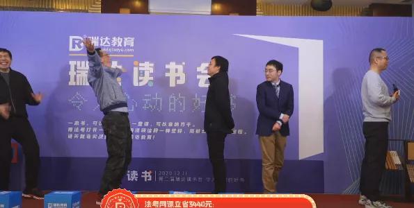 老钟的黑色迷彩裤，真的一条，假的三条，总共四条