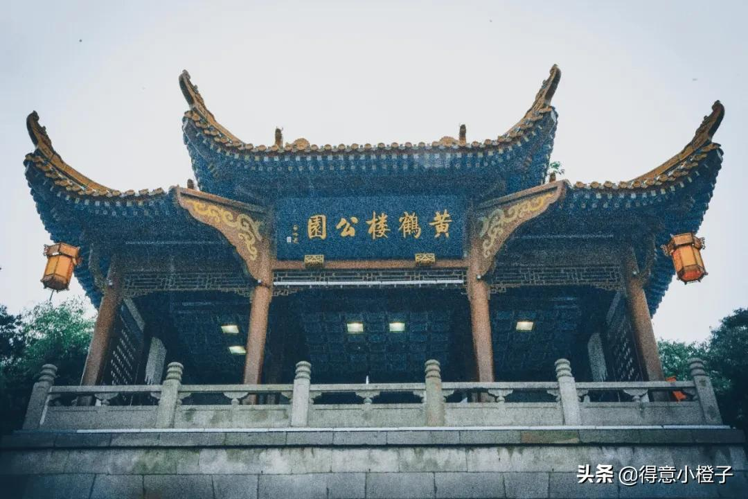 来黄鹤楼“嗦雪糕”,去省博“吃文物”......最近的武汉太会玩