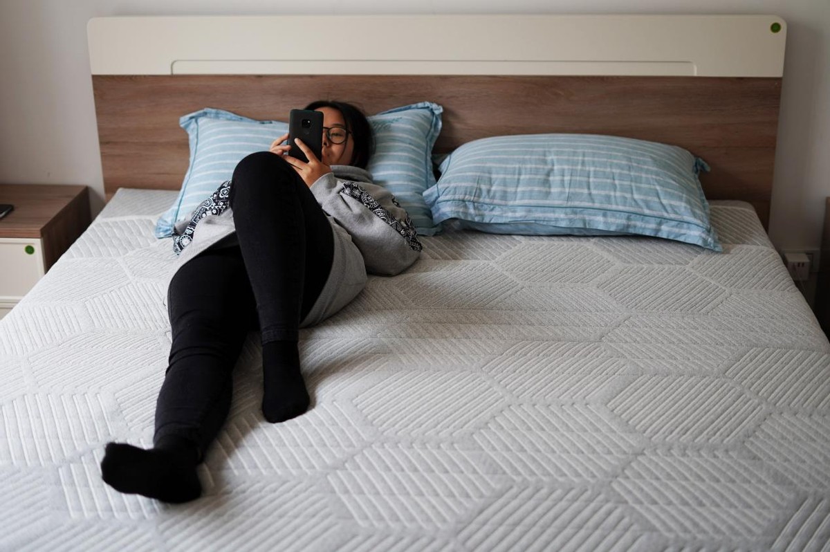 米粉亲自来验货 售价两千多的8H 金刚护脊乳胶床垫到底值不值