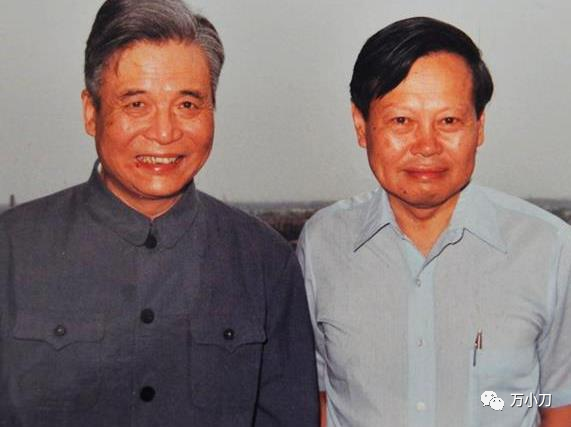 杨振宁35岁获诺奖，82岁娶娇妻，原配竟是抗日名将的千金