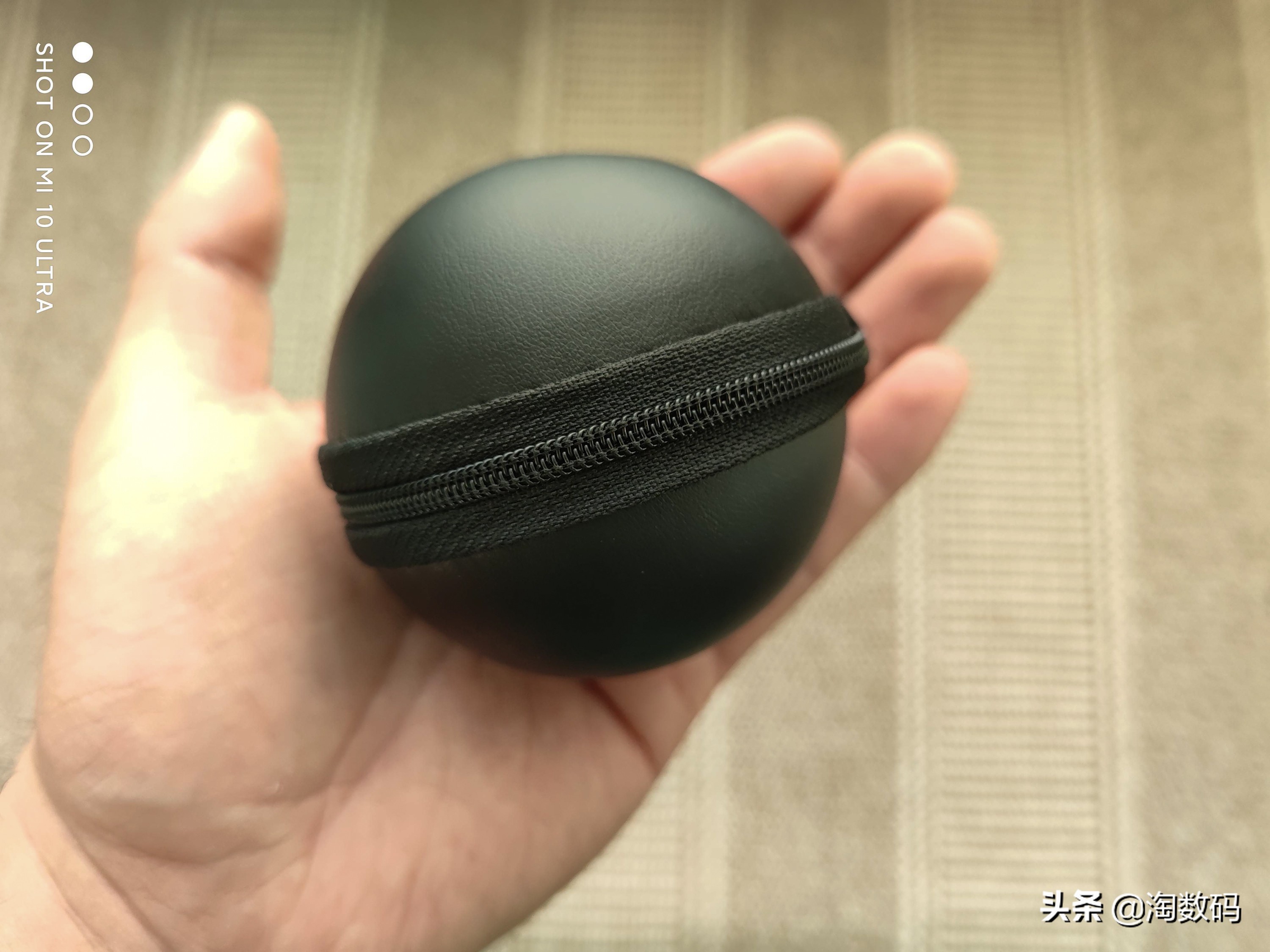 这“摄像头”是个IPX7整机防水的Type-C磁吸快充型剃须刀，晒个单