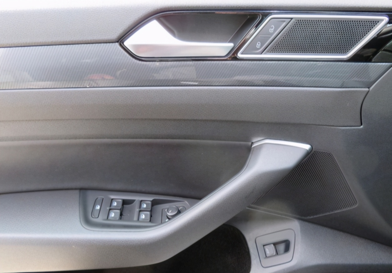 配置媲美奥迪A5，全新大众CC提车，2.0T加速7秒，真帅气