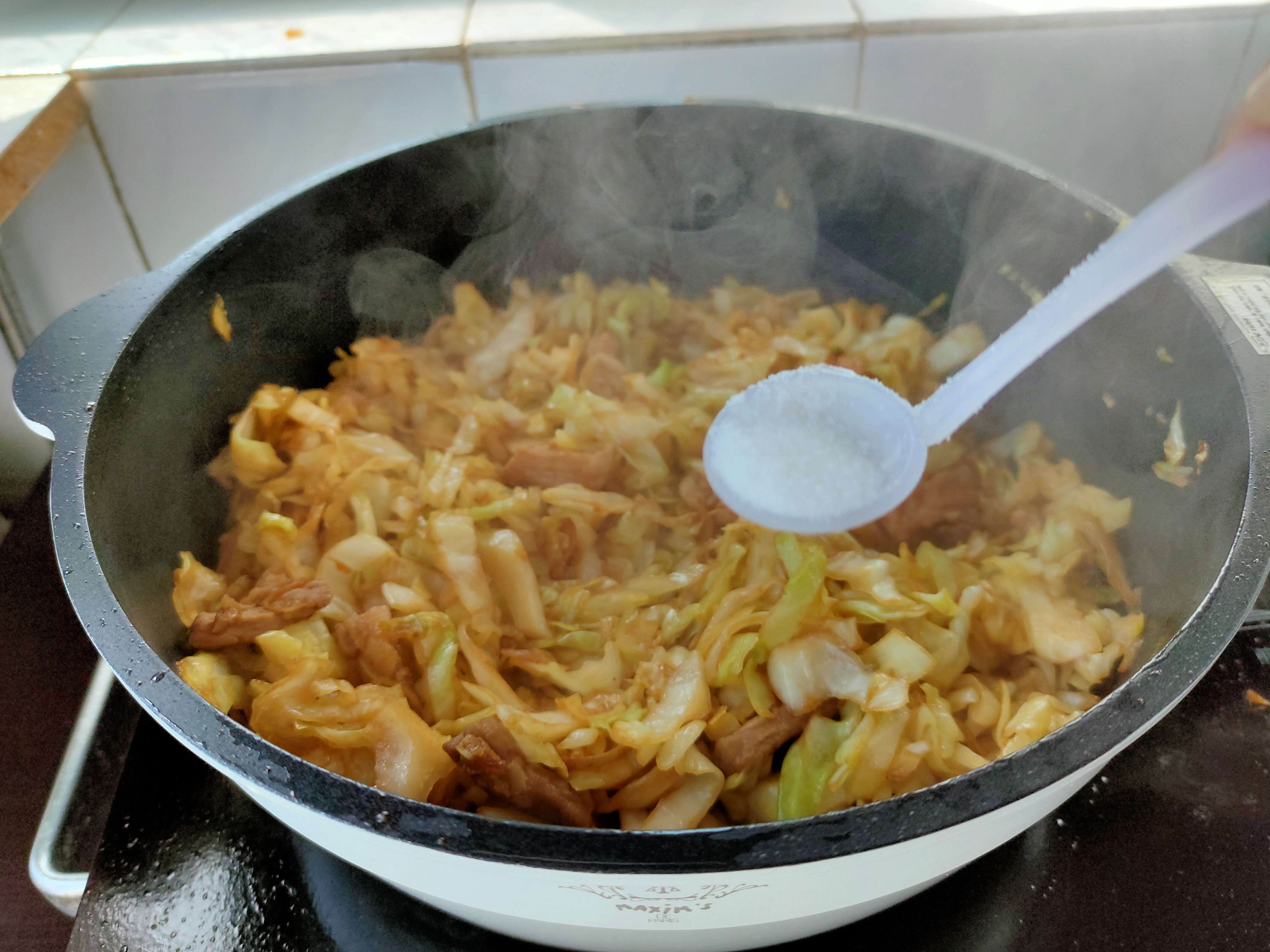火爆大头菜的做法（轻松做出简单易学清香爽口火爆大头菜）