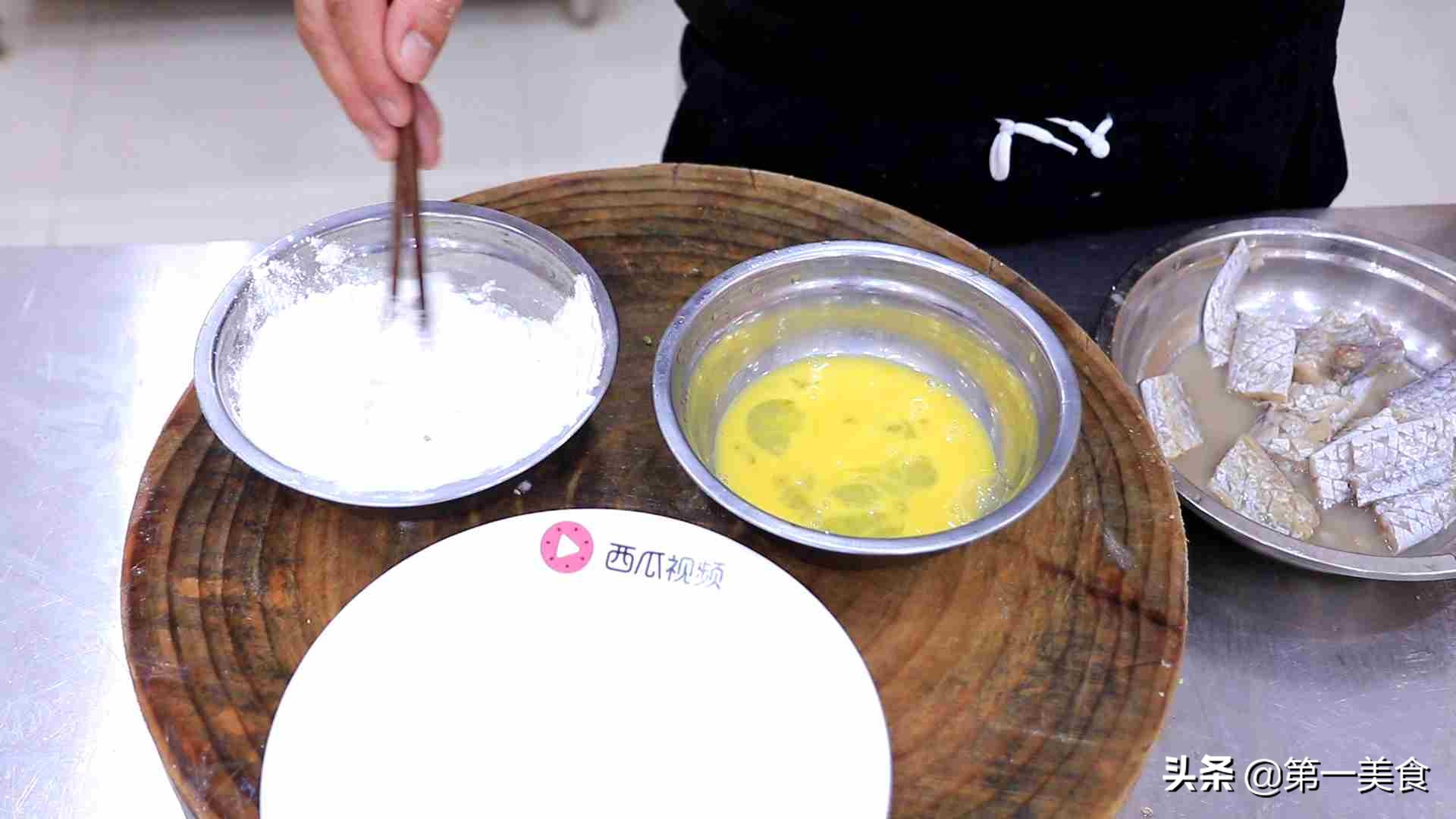 厨师长告诉你带鱼怎么煎，才能焦香酥脆，不沾连不糊底不回潮