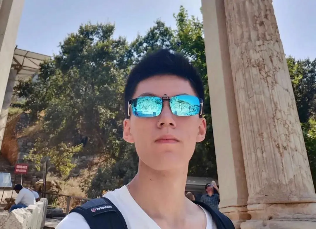 厉害了！​我的学霸同学