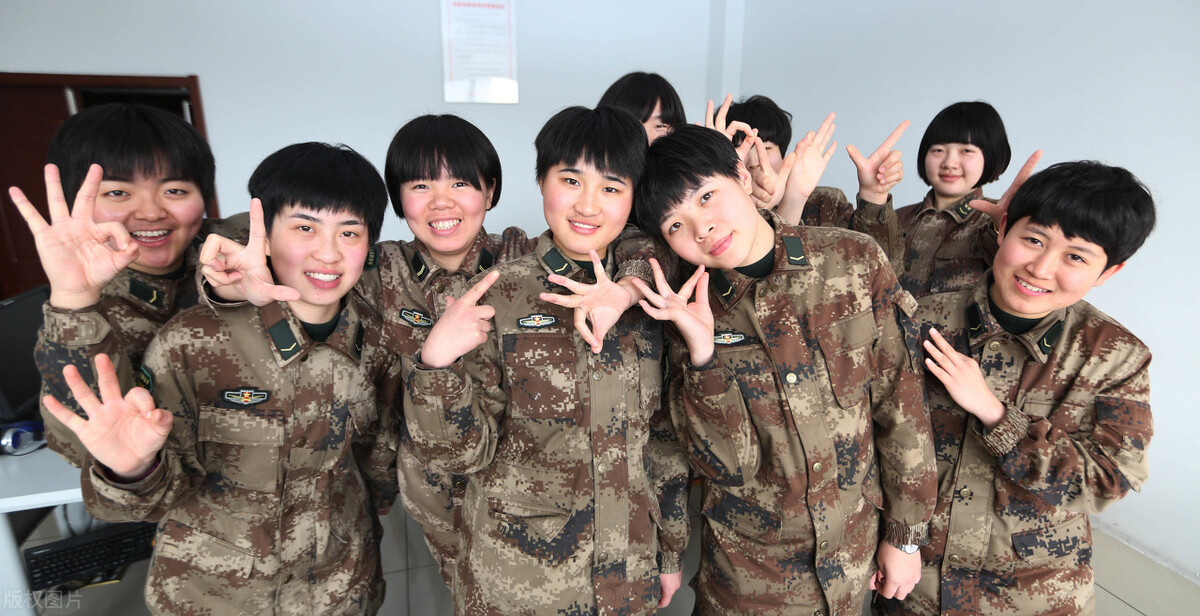 老王女儿明年大四毕业，想去部队当兵，怎么样？这是很好的选择