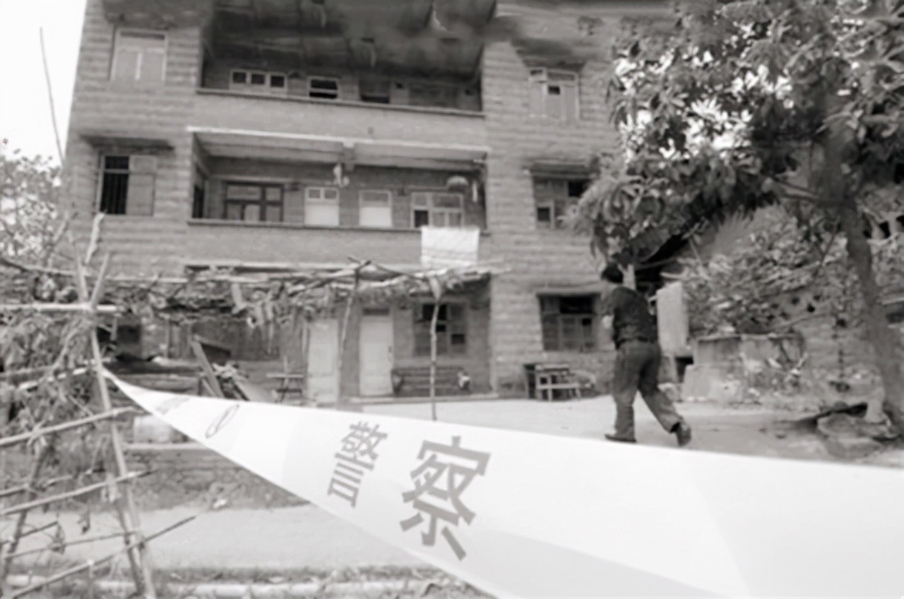 击毙周克华3秒结束！事后两民警回忆：我们根本来不及去想怕不怕