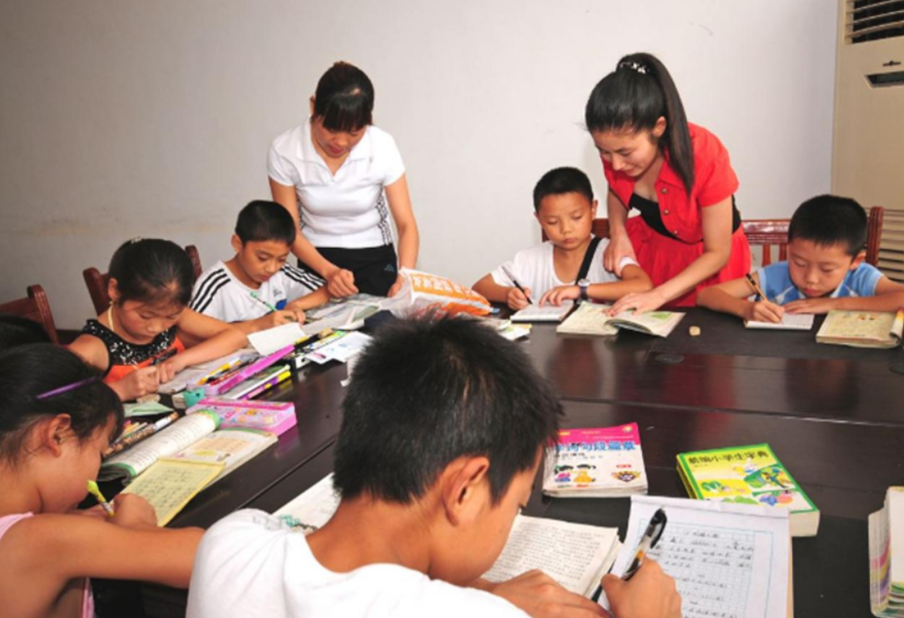 有学生陪读的成人高考补习班，我们看看，葫芦里到底卖的什么药