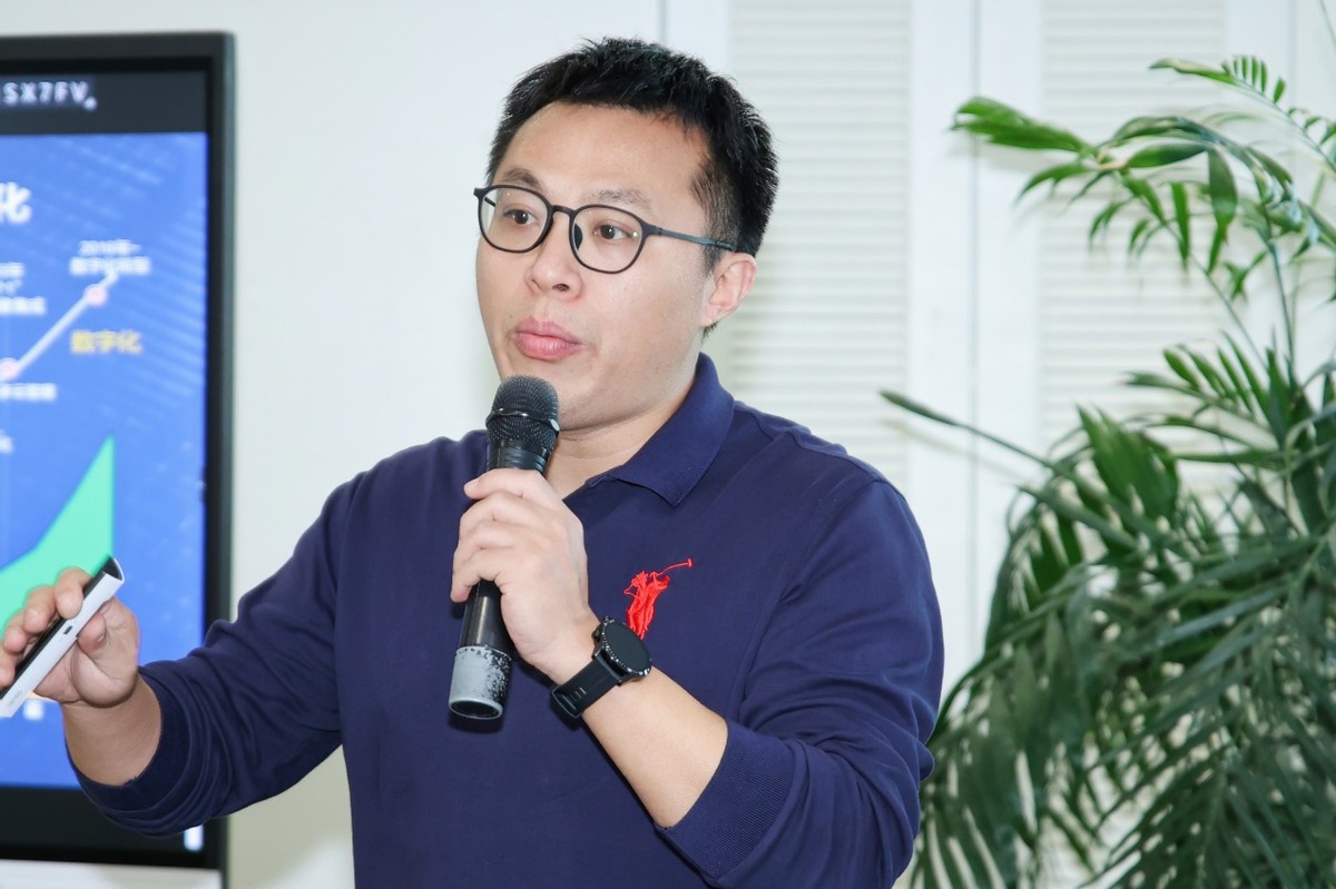 厦门大学EMBA+鸿星尔克+华为云=？