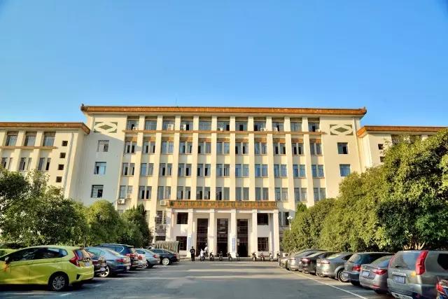 坐标湖南，影视剧取景地，高颜值食堂吃遍网红美食！这所高校