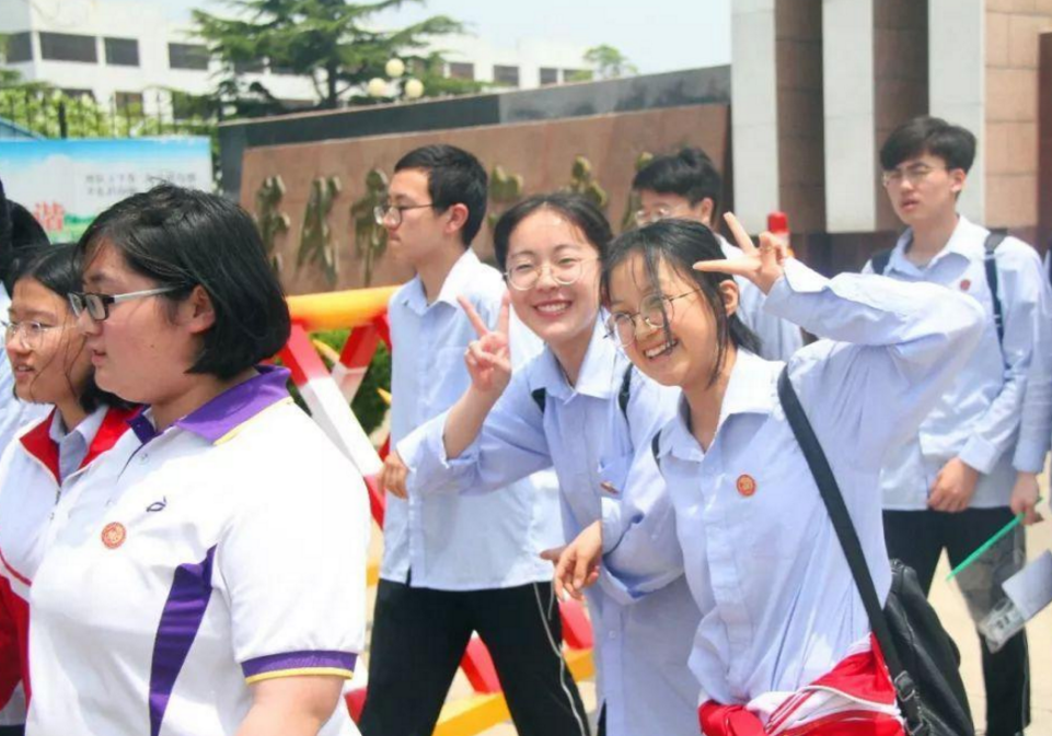 高考成绩也分层次，不同分数对应的层次不同，未来发展差距明显