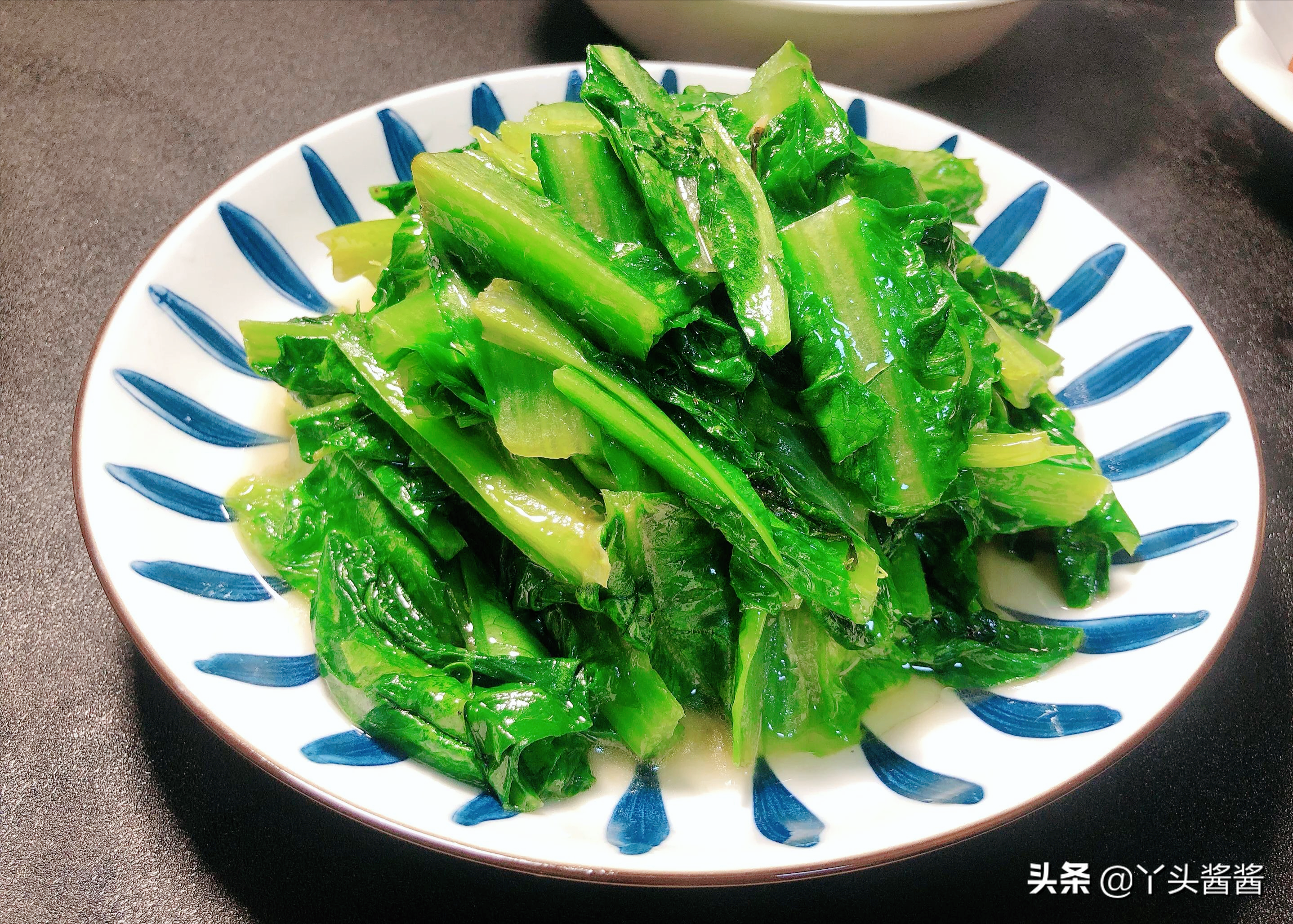 夏至，推荐道13道碱性素菜给大家，简单好做，味美可口，老少都爱