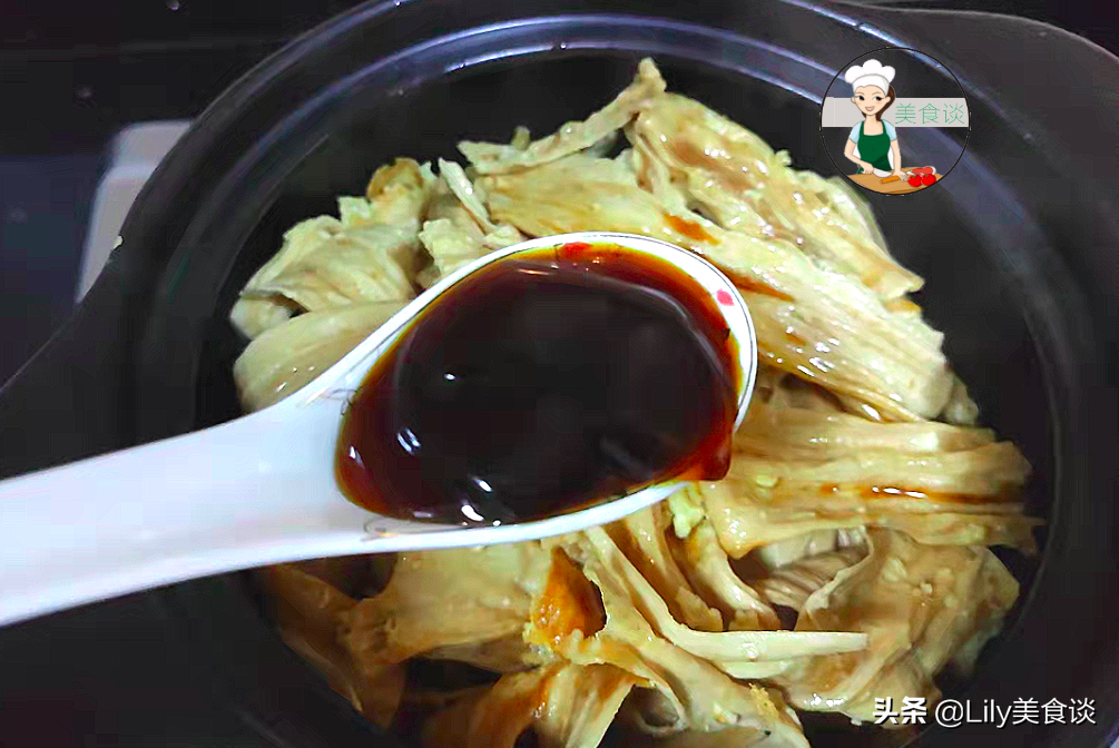 冬天，五花肉和它是绝配，泡软一煎一焖，简单又营养，多给孩子吃