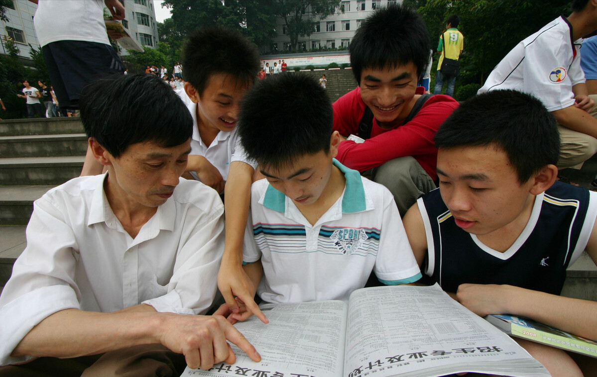 河南的学生迎来好消息，3所知名高校将落户河南，幸福来得太突然