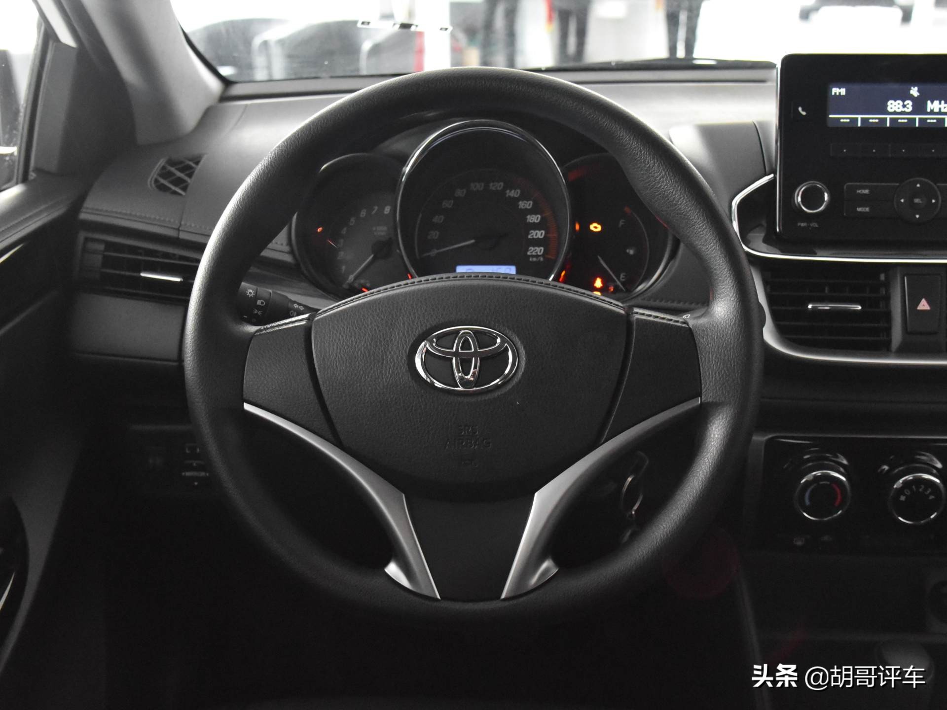 除了飞度，它也是合资实惠小车，带你看丰田YARiS L 致炫