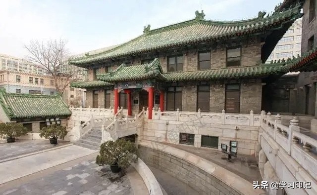 我国最好的四大医学院，录取分数极高，毕业生连三甲医院都抢着要