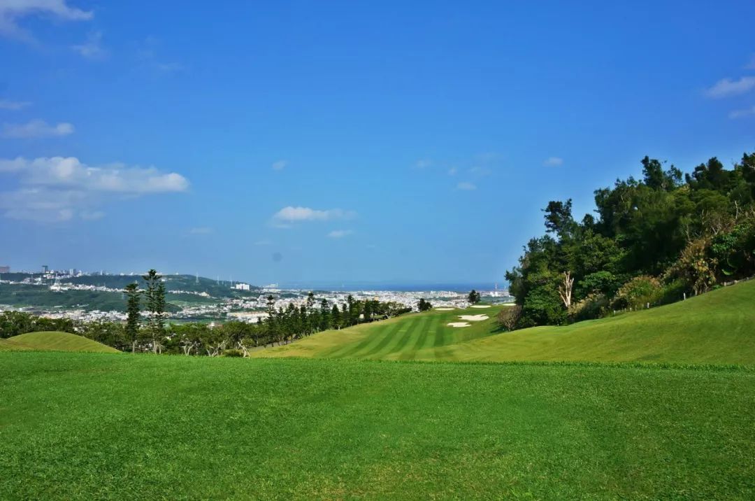 冬季在冲绳感受温暖灿烂的海岛高尔夫