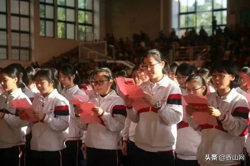 珠海一中彻底火了，全省第一