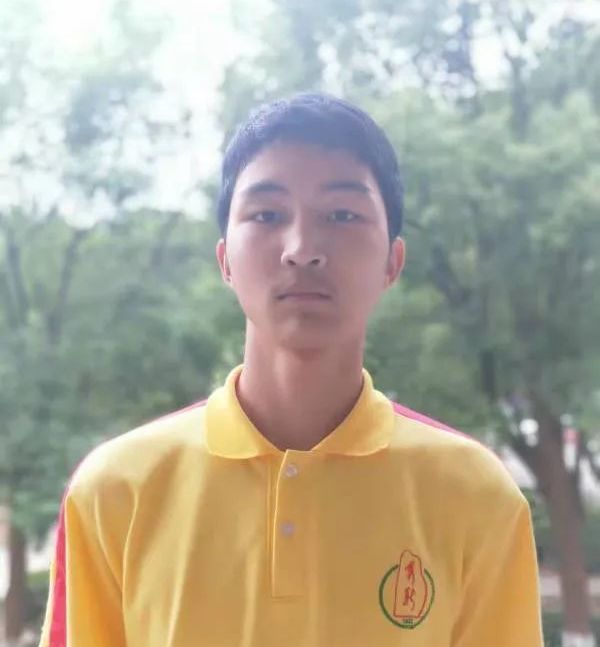 湖南文科第1名，裸分成绩687分，他的老师，成为其父亲最感谢的人