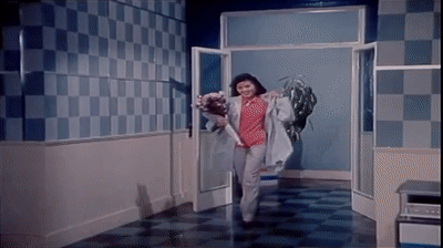 《潜伏》站长太太年轻时是有多美艳，中国第一部科幻片了解一下