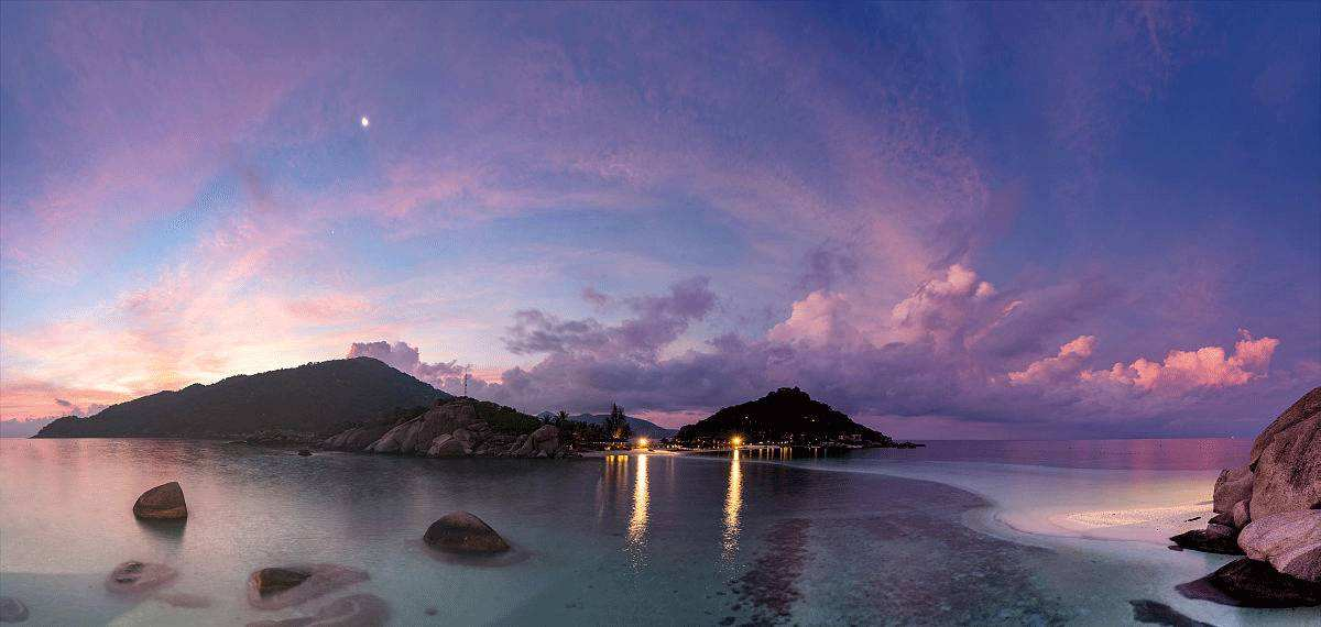 “东临碣石，以观沧海”，曹操的《步出夏门行》，是山水诗的鼻祖