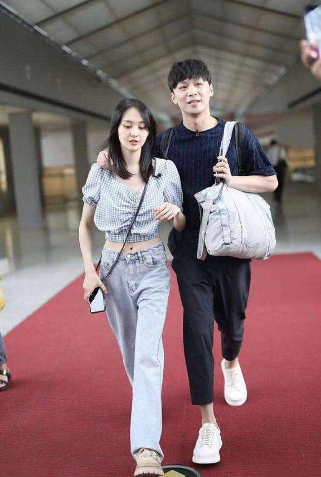 周扬青说小号被人冒充,否认郑爽的评论是恶意的,网友:你真善良