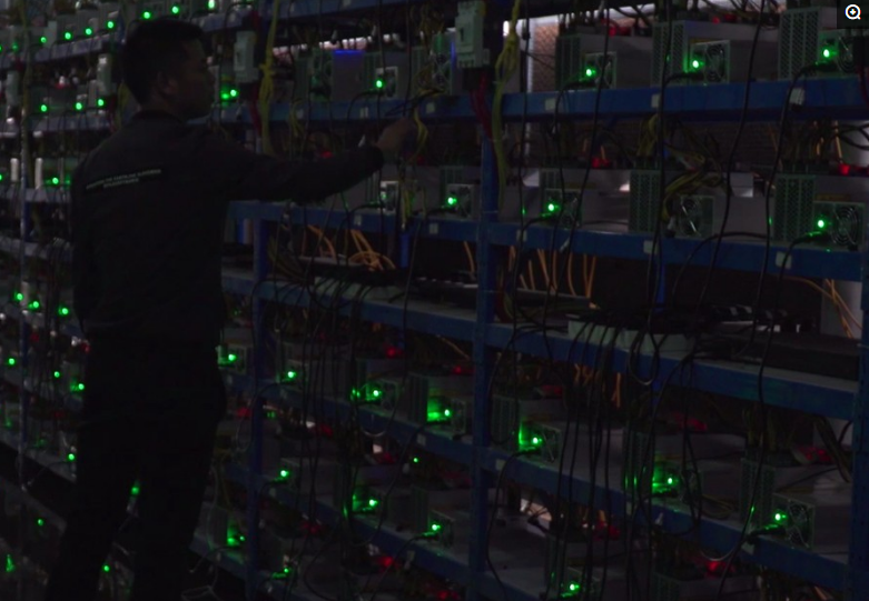 一个大型比特币矿场建立需要六亿资金，矿机24小时运行，日产40枚