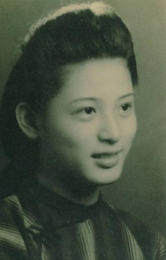 民国十大美女，你知道几位？第一名是金庸爱而不得的白月光