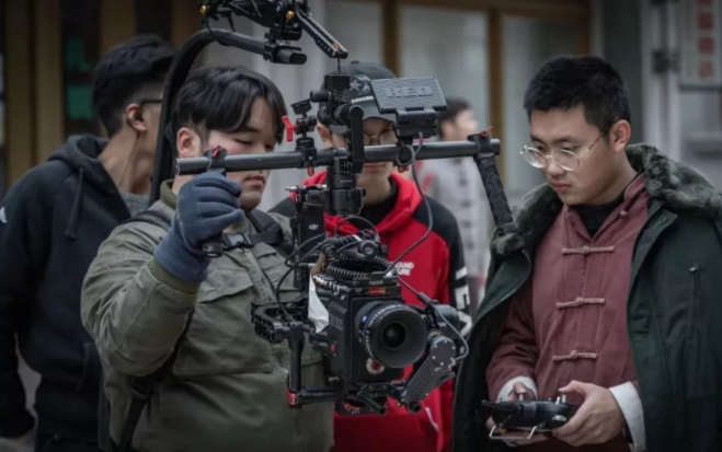 大学里花钱如流水的专业，家里没矿的建议谨慎报考，土豪家庭随意
