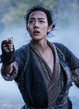 从普通人一跃成为当红流量小生，肖战的成功离不开她的支持，祝福